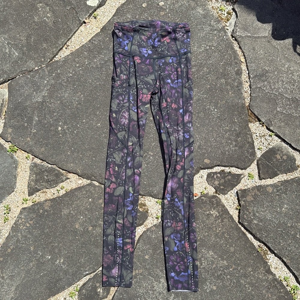 Lululemon Floral Legging, size 2